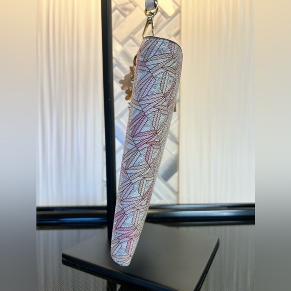 Michael Kors Adele Logo Smart Wallet and Hearts Butterfly Bag Charm - Picture 8 of 16